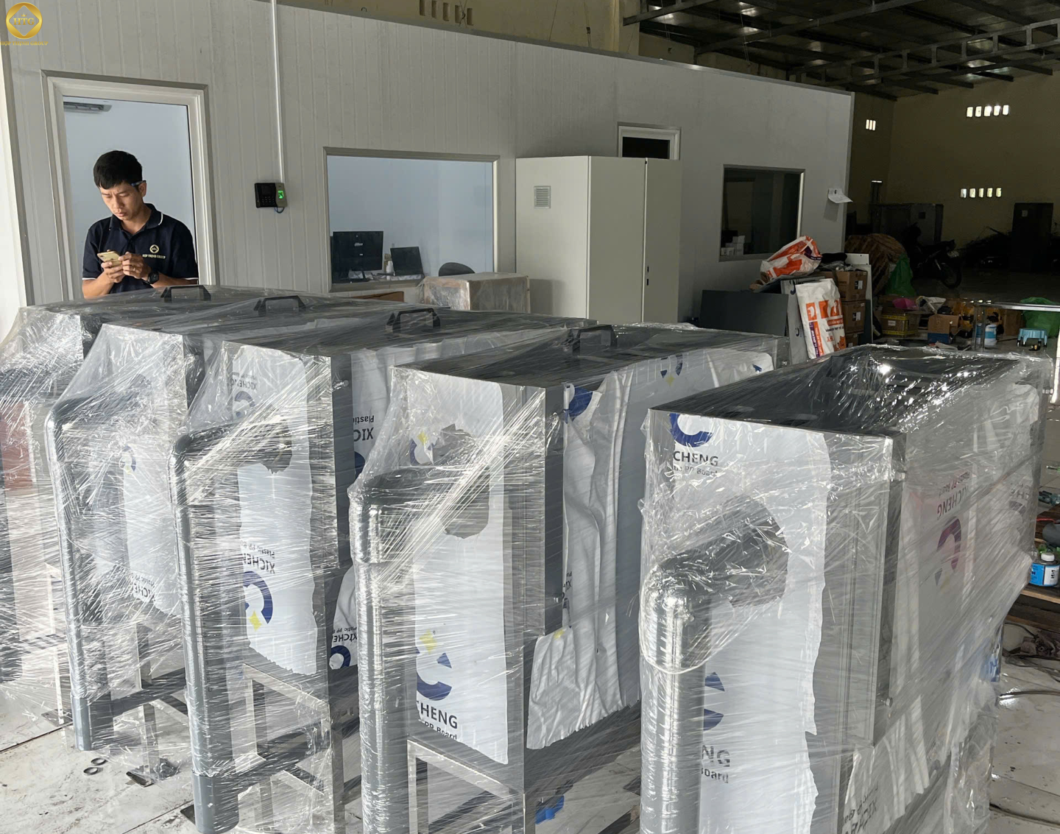 GIA CÔNG BỒN NHỰA